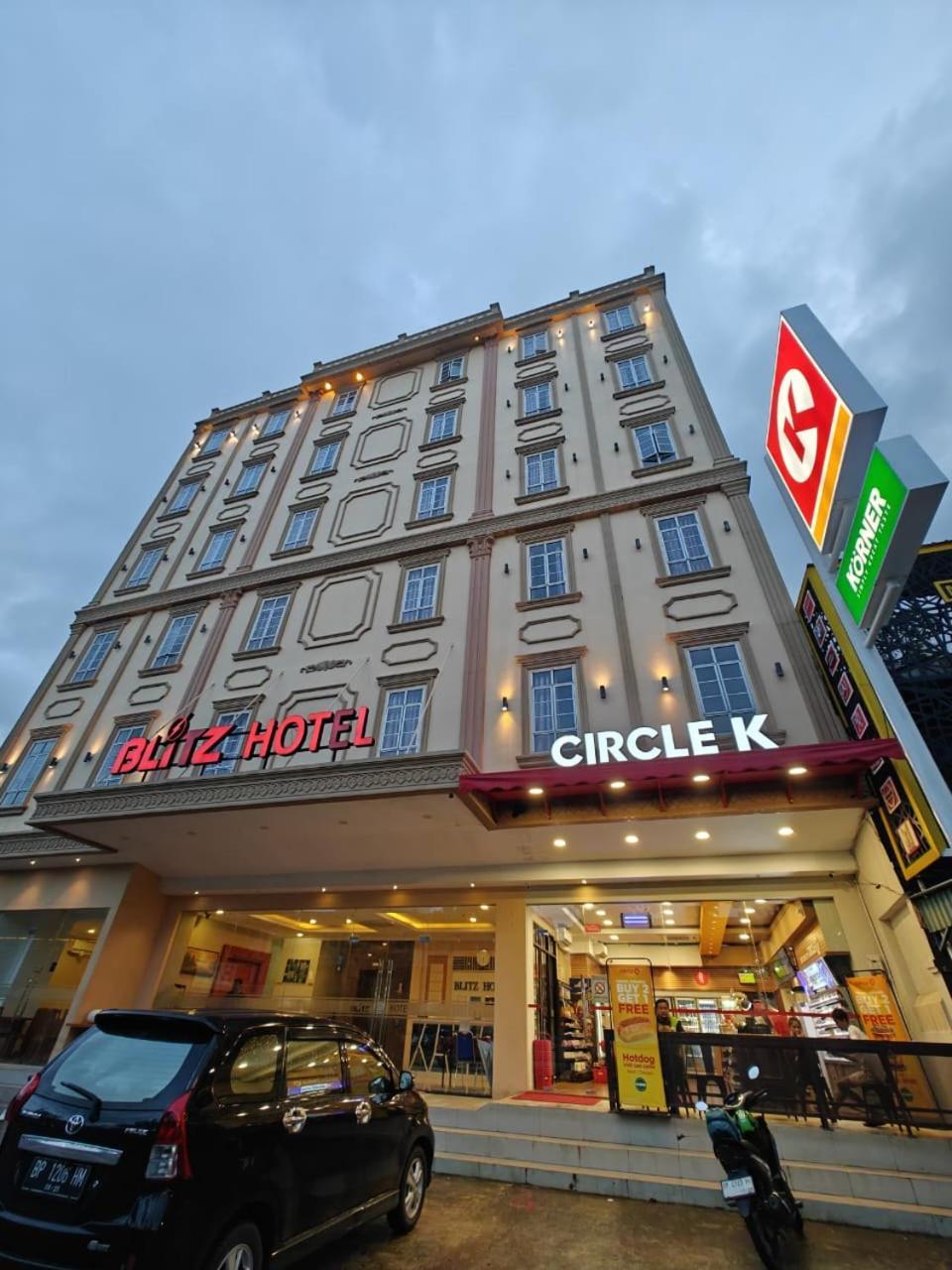 Blitz Hotel Batam Centre Exterior foto